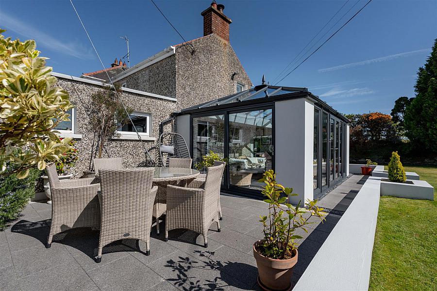 Peartree House, 4 Lower Clay Road