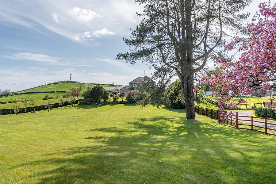 Peartree House, 4 Lower Clay Road
