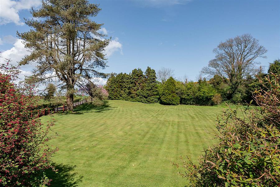 Peartree House, 4 Lower Clay Road