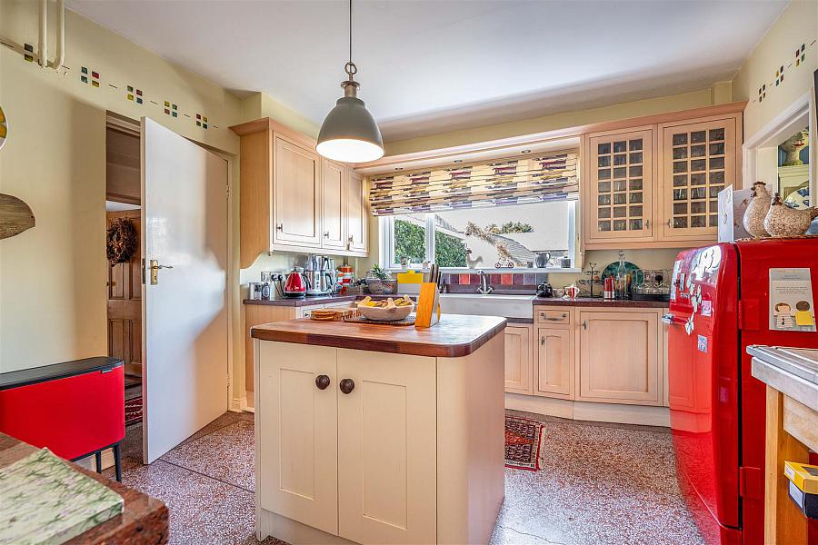 Peartree House, 4 Lower Clay Road