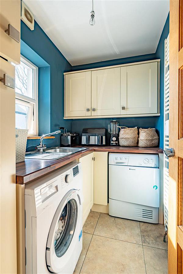 21b Glastry Road