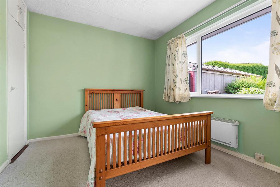 6 Ilford Drive
