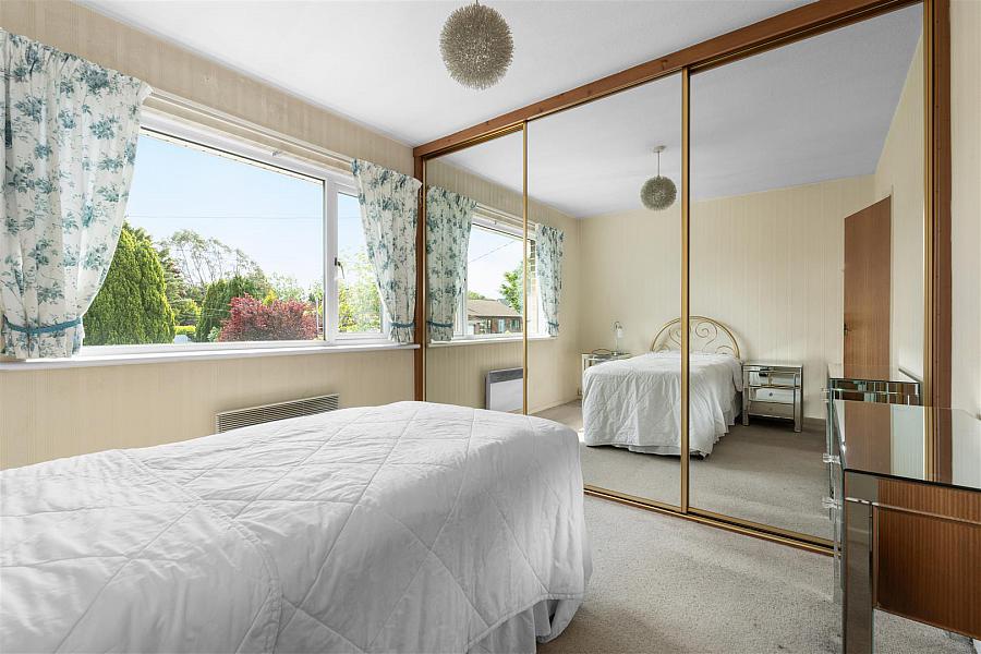 6 Ilford Drive