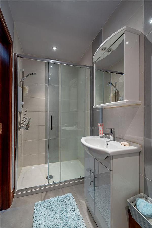 11 Strangford View