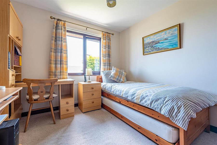 11 Strangford View