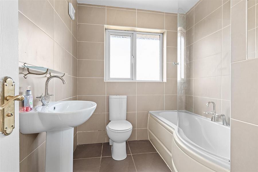 28 Alveston Park