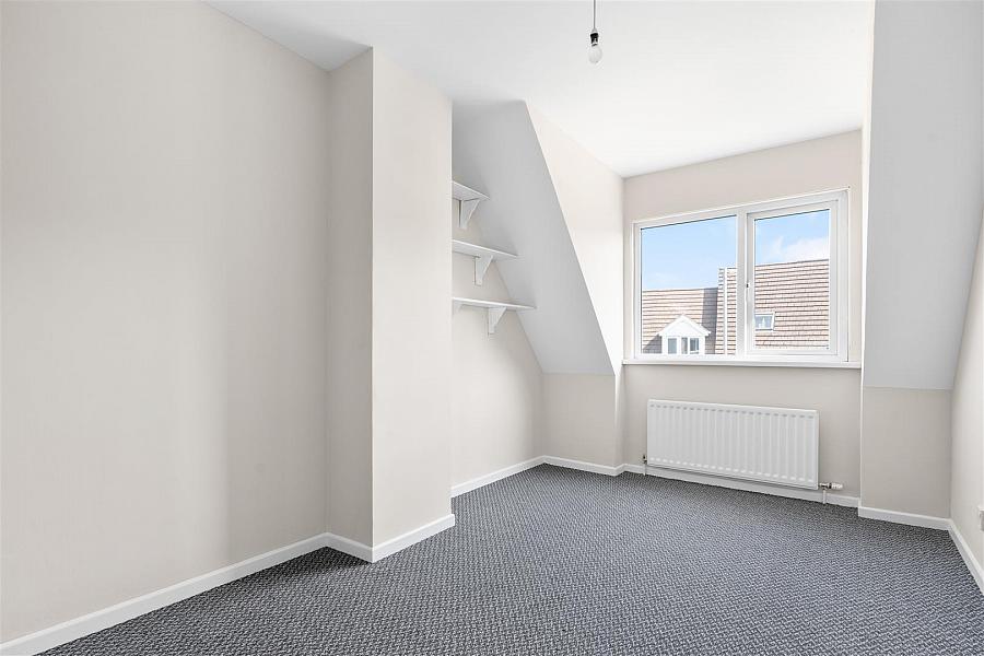 28 Alveston Park