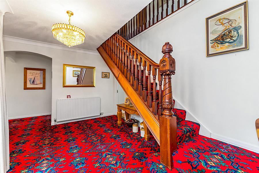 8 Demesne Gate