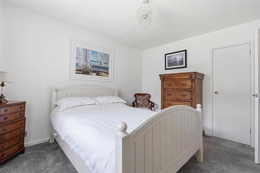 11 Rockmount Close