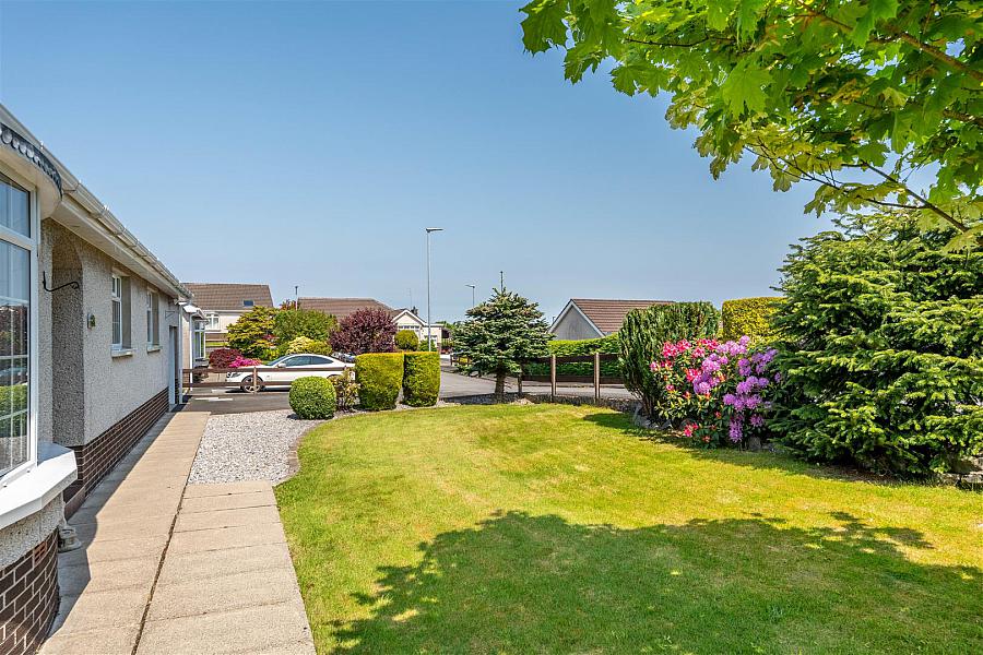 11 Rockmount Close