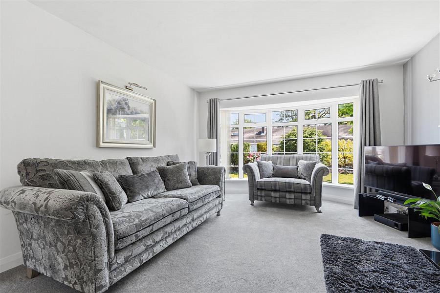 11 Rockmount Close