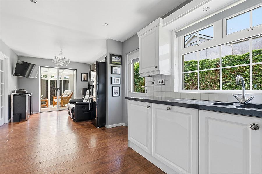 11 Rockmount Close