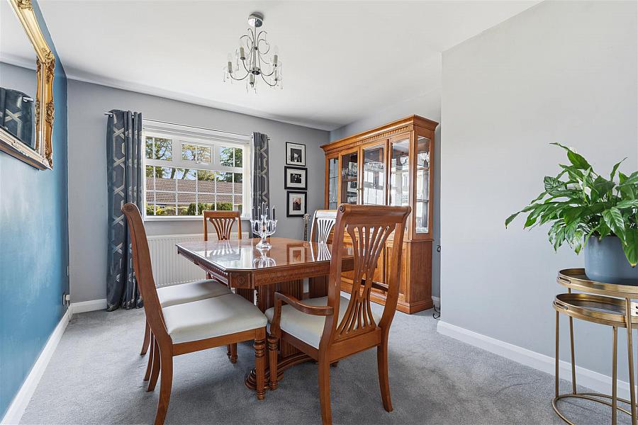 11 Rockmount Close