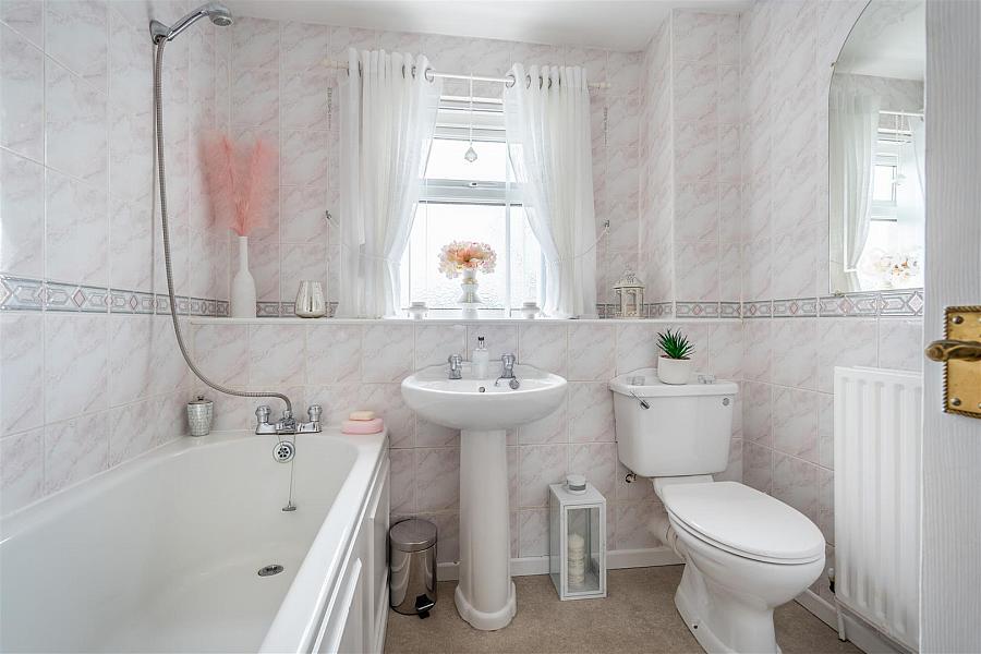 14 Longstone Close