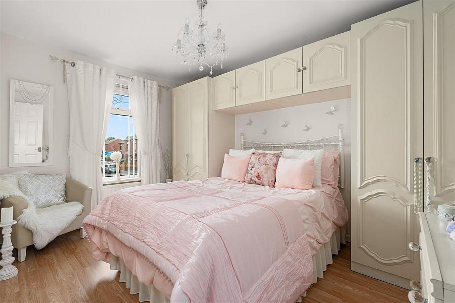 14 Longstone Close