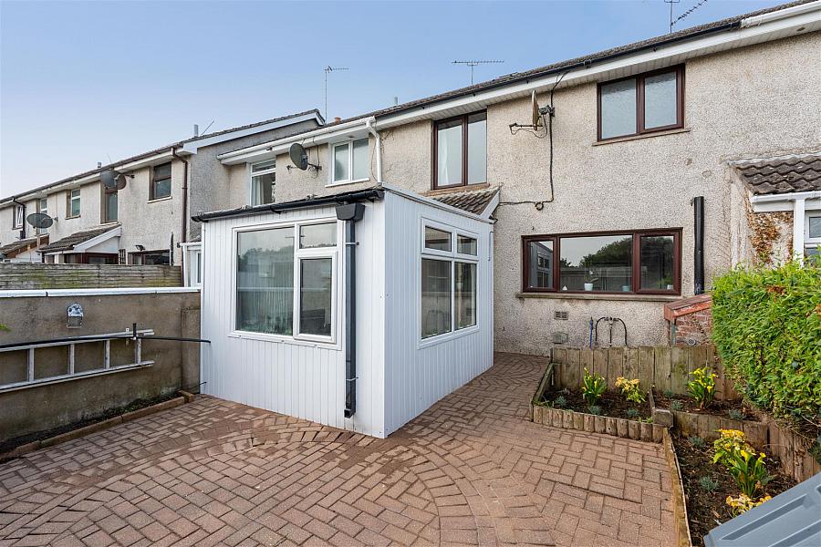 9 Brae Park