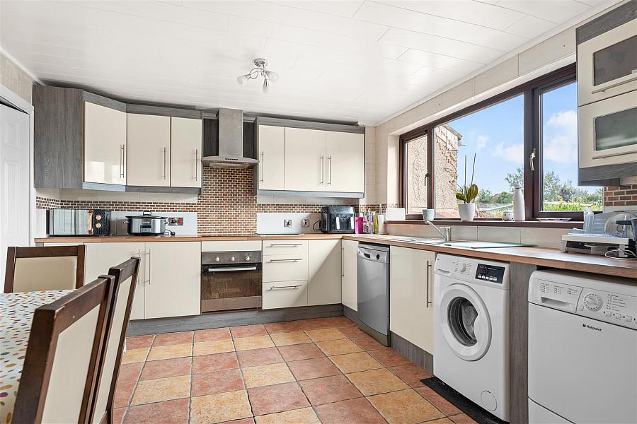 9 Brae Park