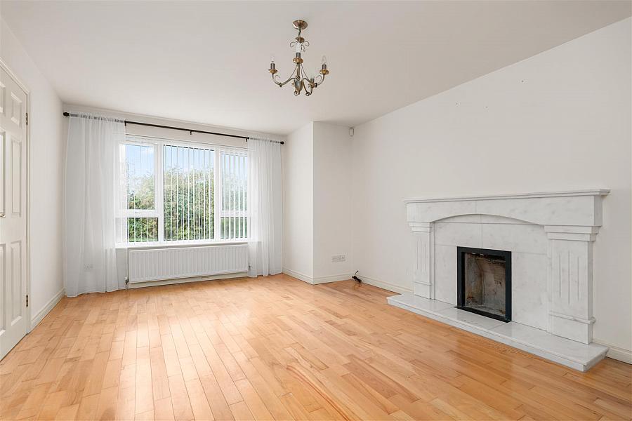 4 The Spires Crescent