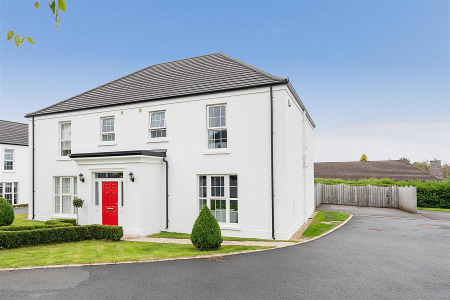 16 Hollymount Hall