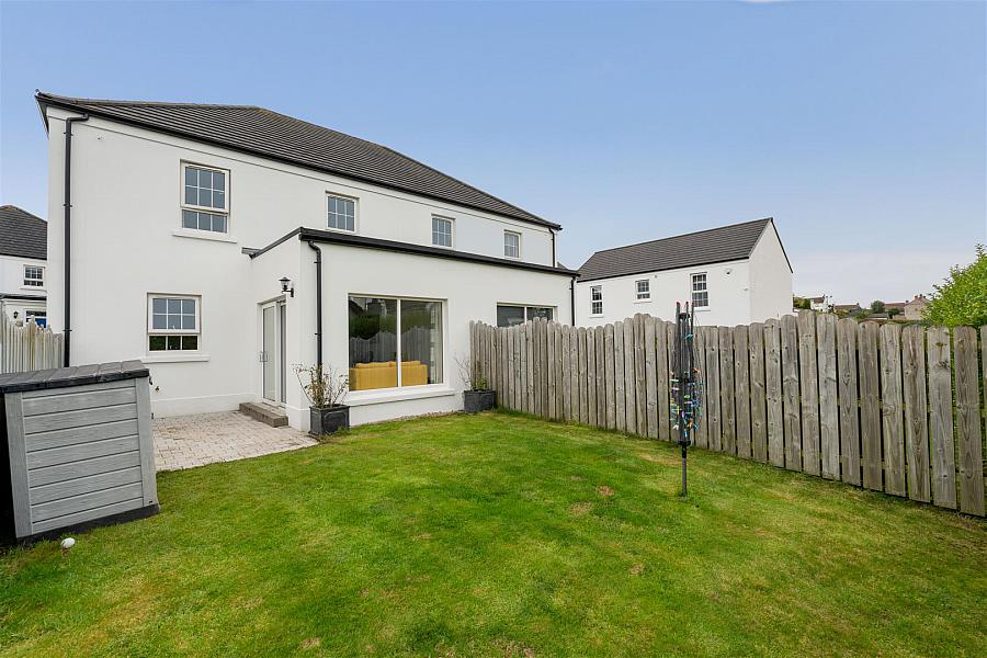 16 Hollymount Hall