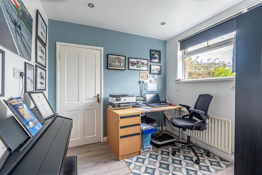 12 Alveston Park