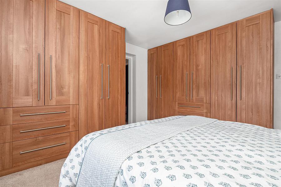 12 Alveston Park