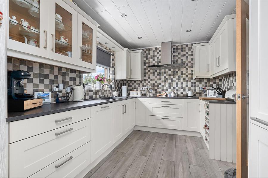 12 Alveston Park
