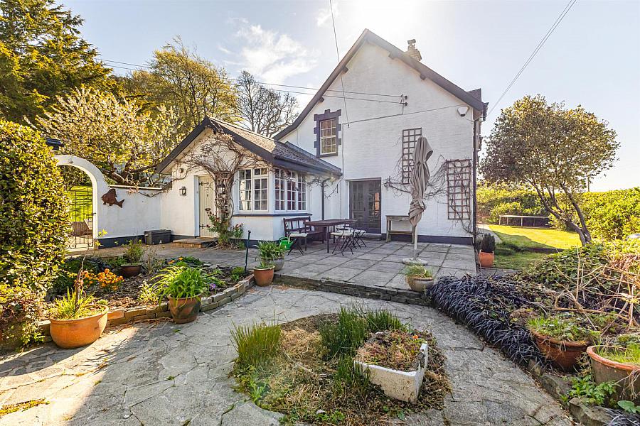 Foxglove Cottage, 1 Tullyveery Road