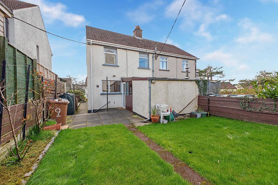 9 Coronation Crescent