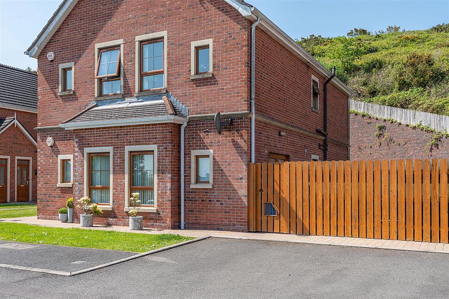 5 Forge Hill Close