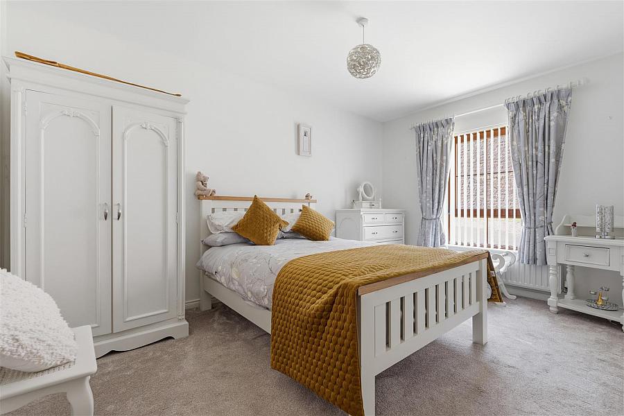5 Forge Hill Close
