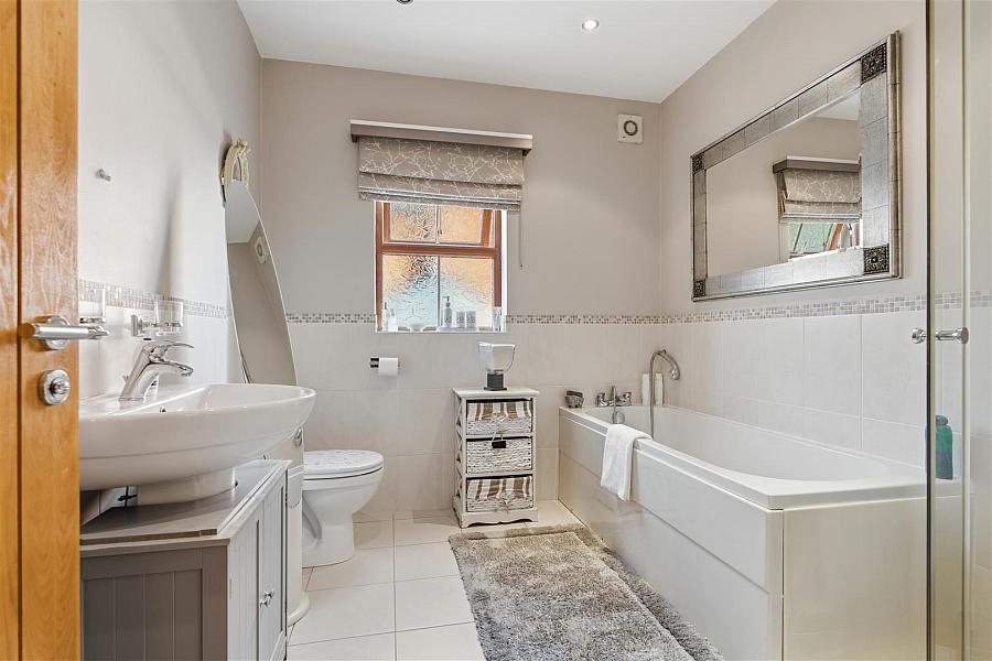 5 Forge Hill Close