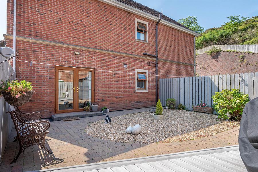 5 Forge Hill Close