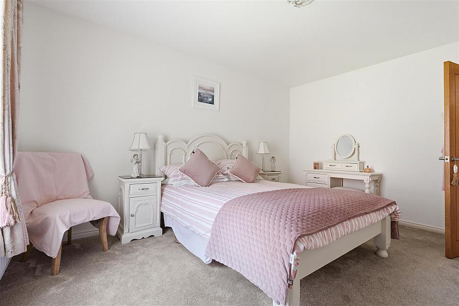 5 Forge Hill Close