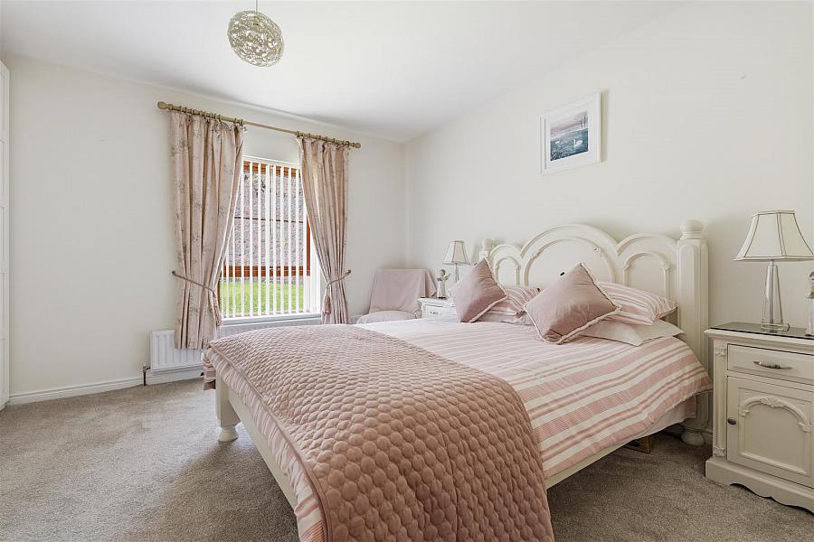5 Forge Hill Close