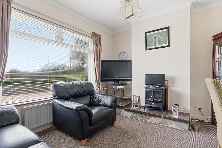 14 Longlands Road