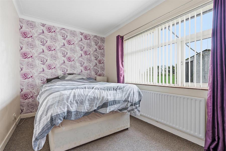 14 Longlands Road