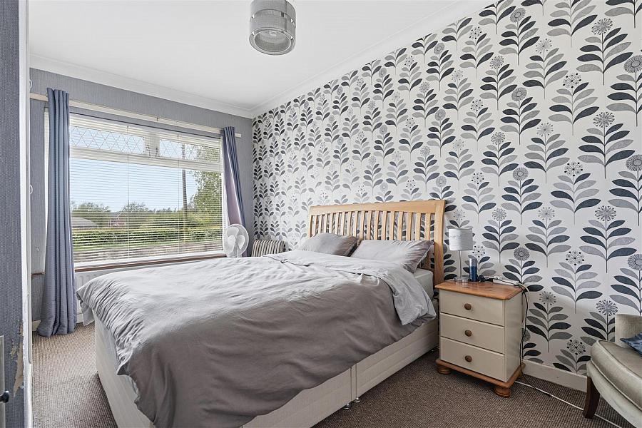 14 Longlands Road