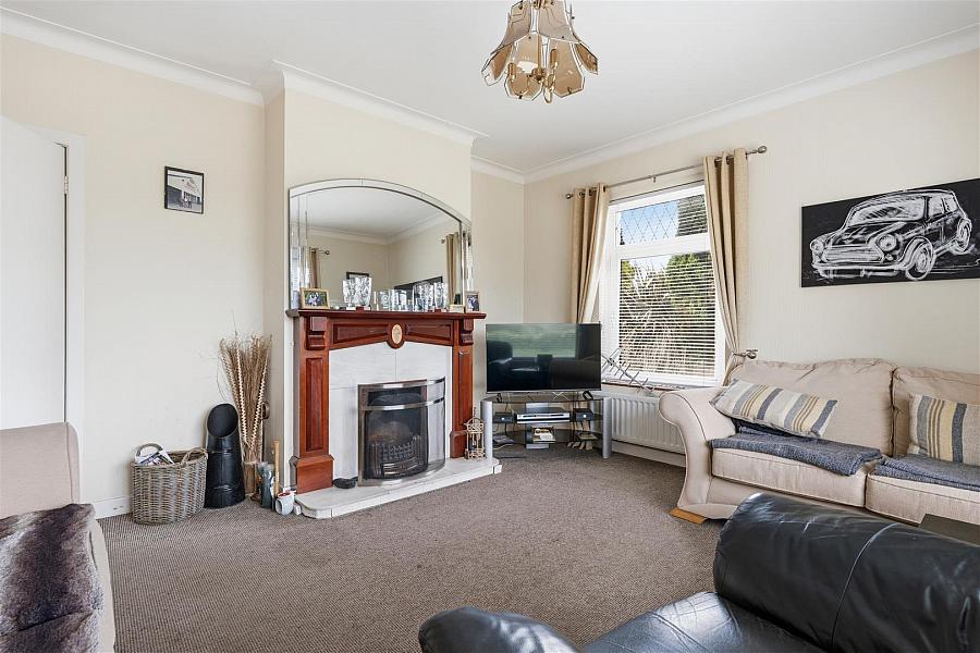 14 Longlands Road
