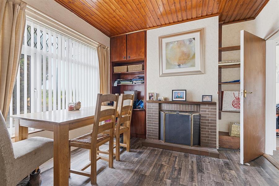 14 Longlands Road