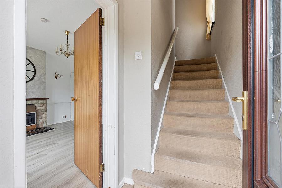 6 Charles Way
