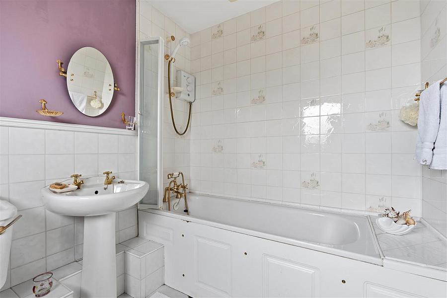 7 Darragh Gardens
