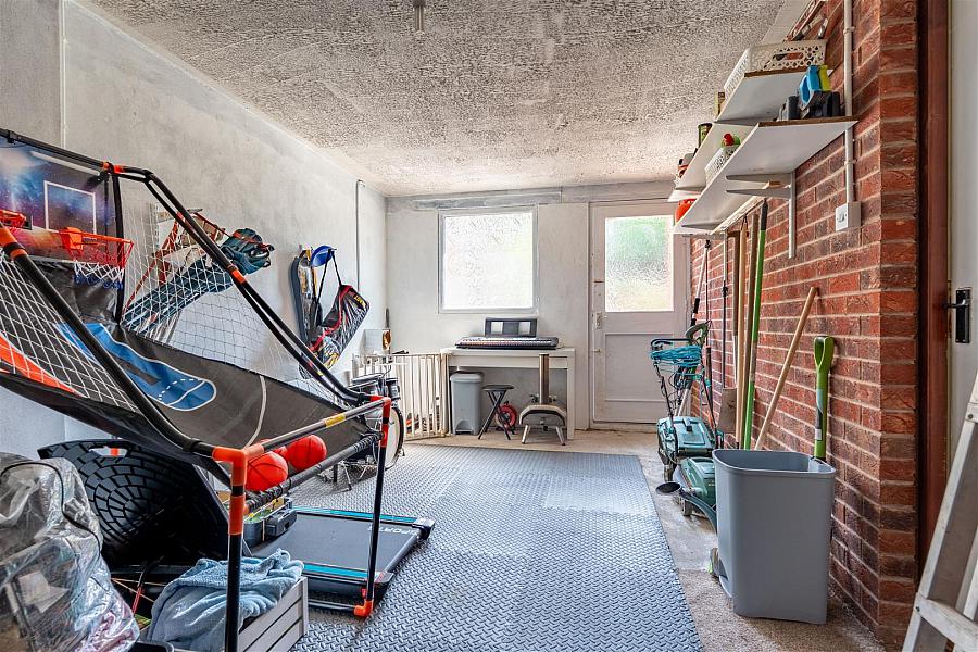 27 Castlehill