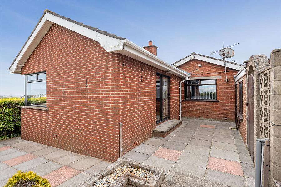 12 Heathermount Crescent
