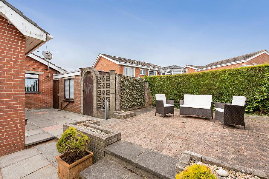 12 Heathermount Crescent