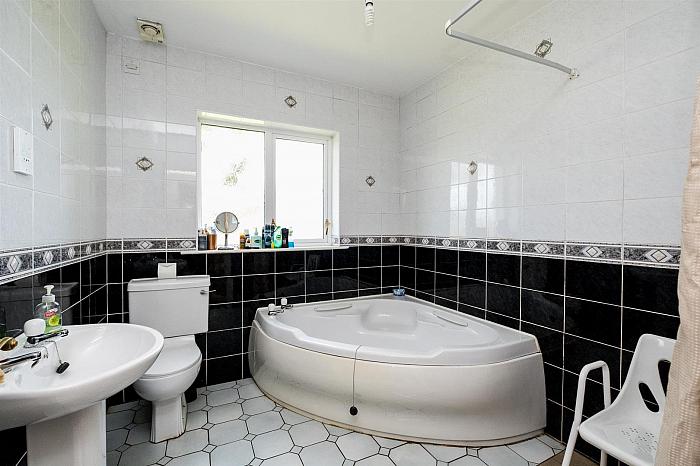 43 & 43A Peartree Road 43 & 43A Peartree Road