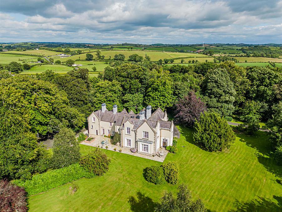 Highlands, 37 Farranfad Road Highlands, 37 Farranfad Road