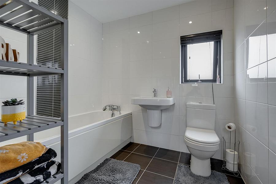Apt 3 2-6 Birch Lane