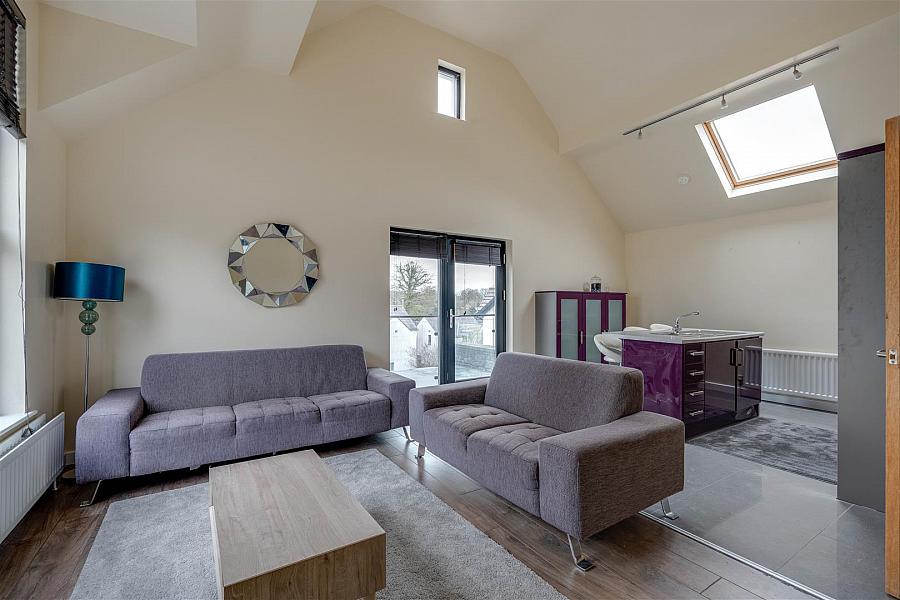 Apt 3 2-6 Birch Lane