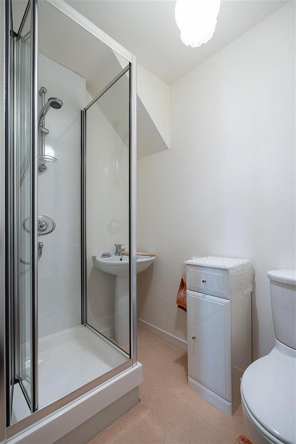 68a Woodrow Gardens